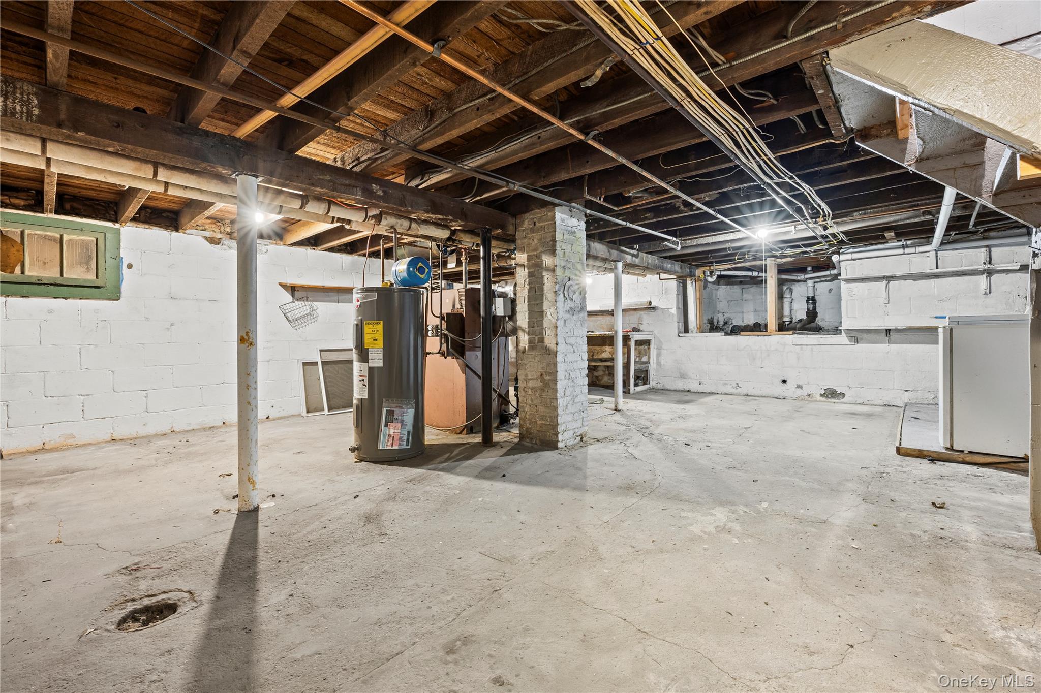 Single Family Saint Marks  Nassau County, NY 11710, MLS-940437-25