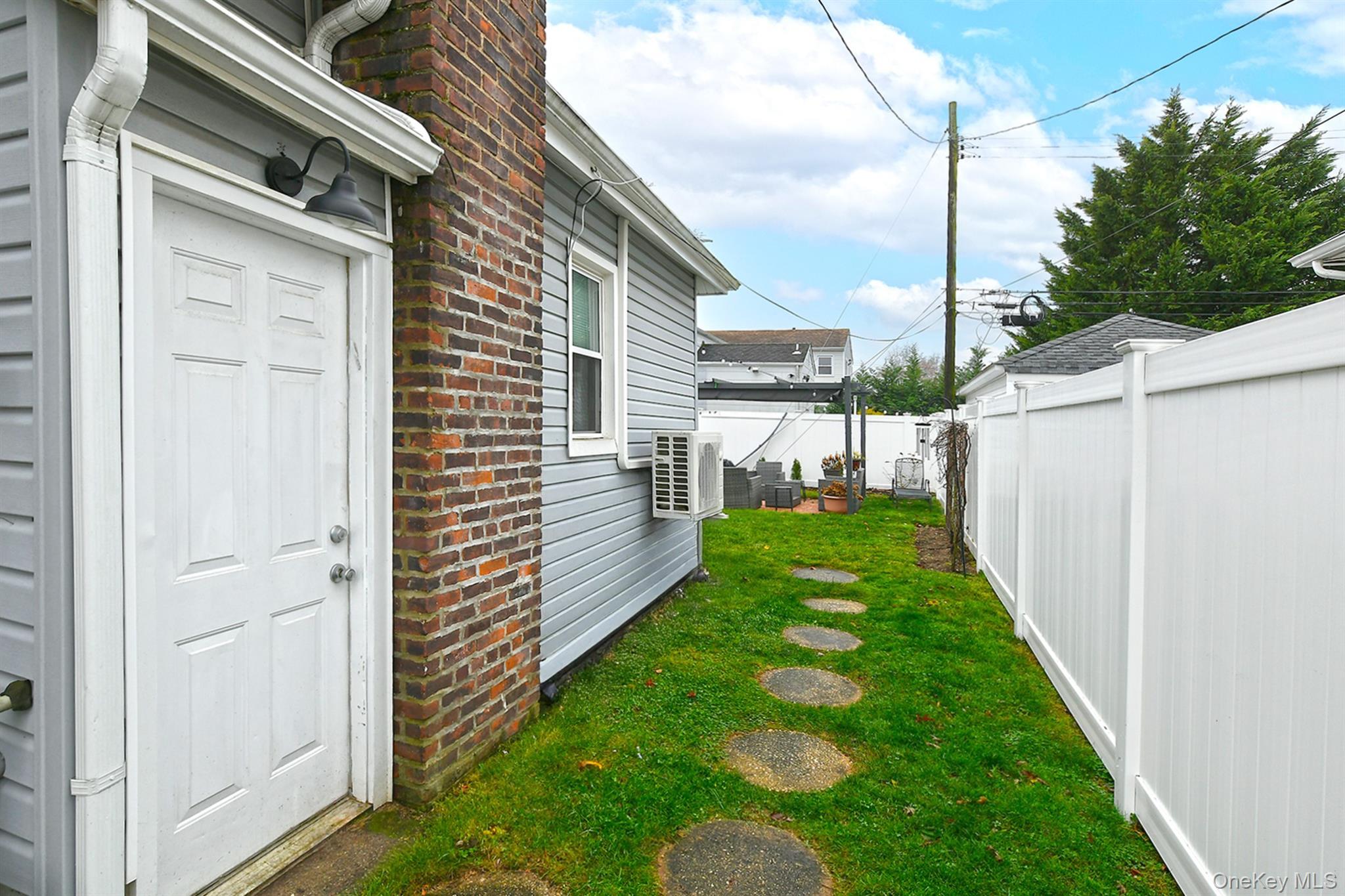 Single Family Beach Nassau County, NY 11566, MLS-940464-8