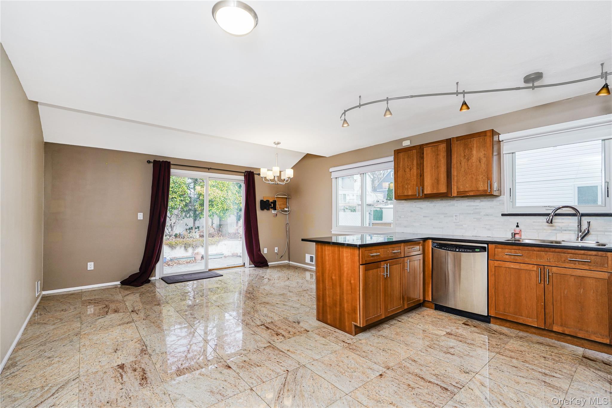 Single Family Elmbank Staten Island, NY 10312, MLS-940487-11