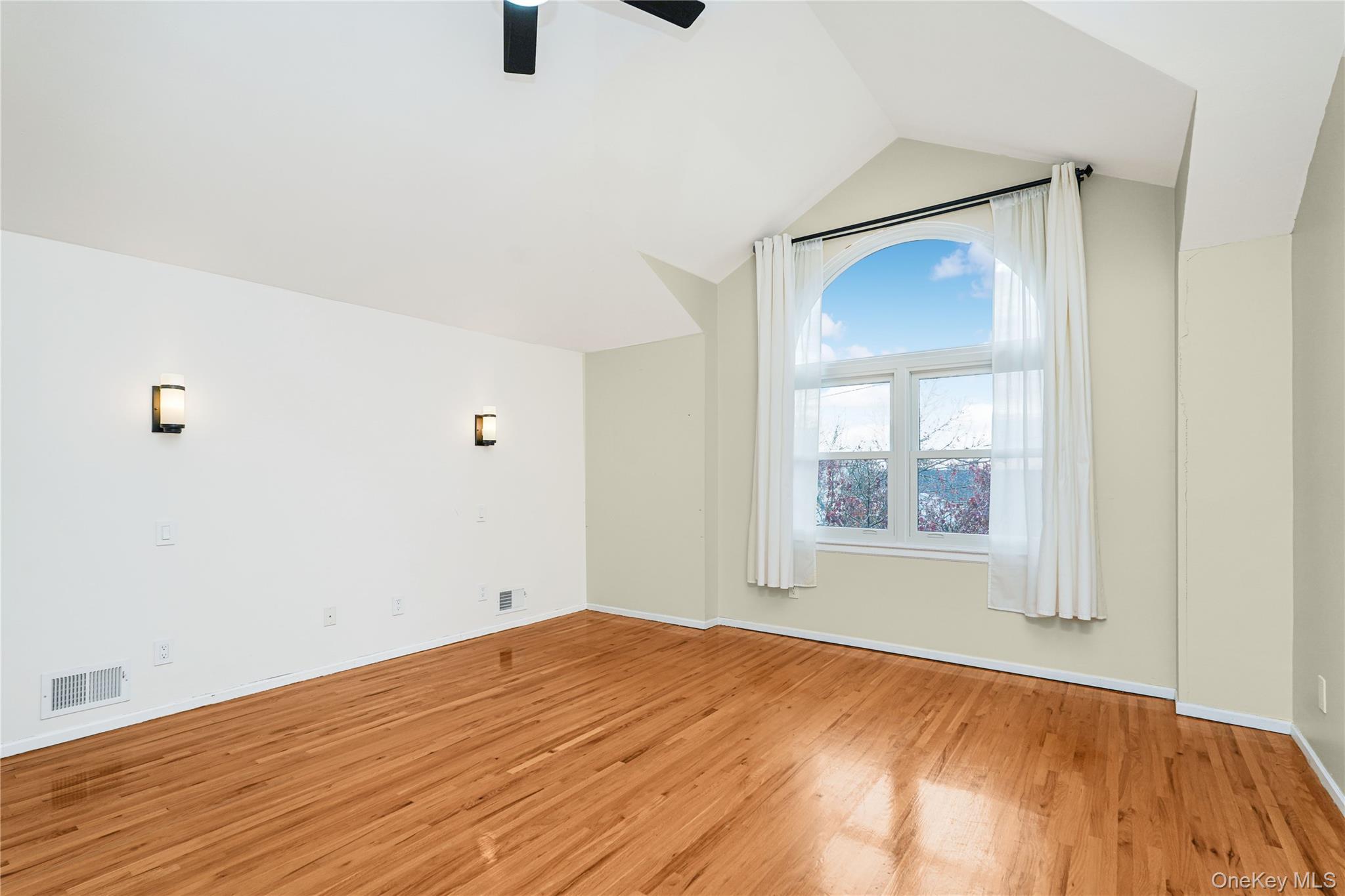 Single Family Elmbank Staten Island, NY 10312, MLS-940487-16