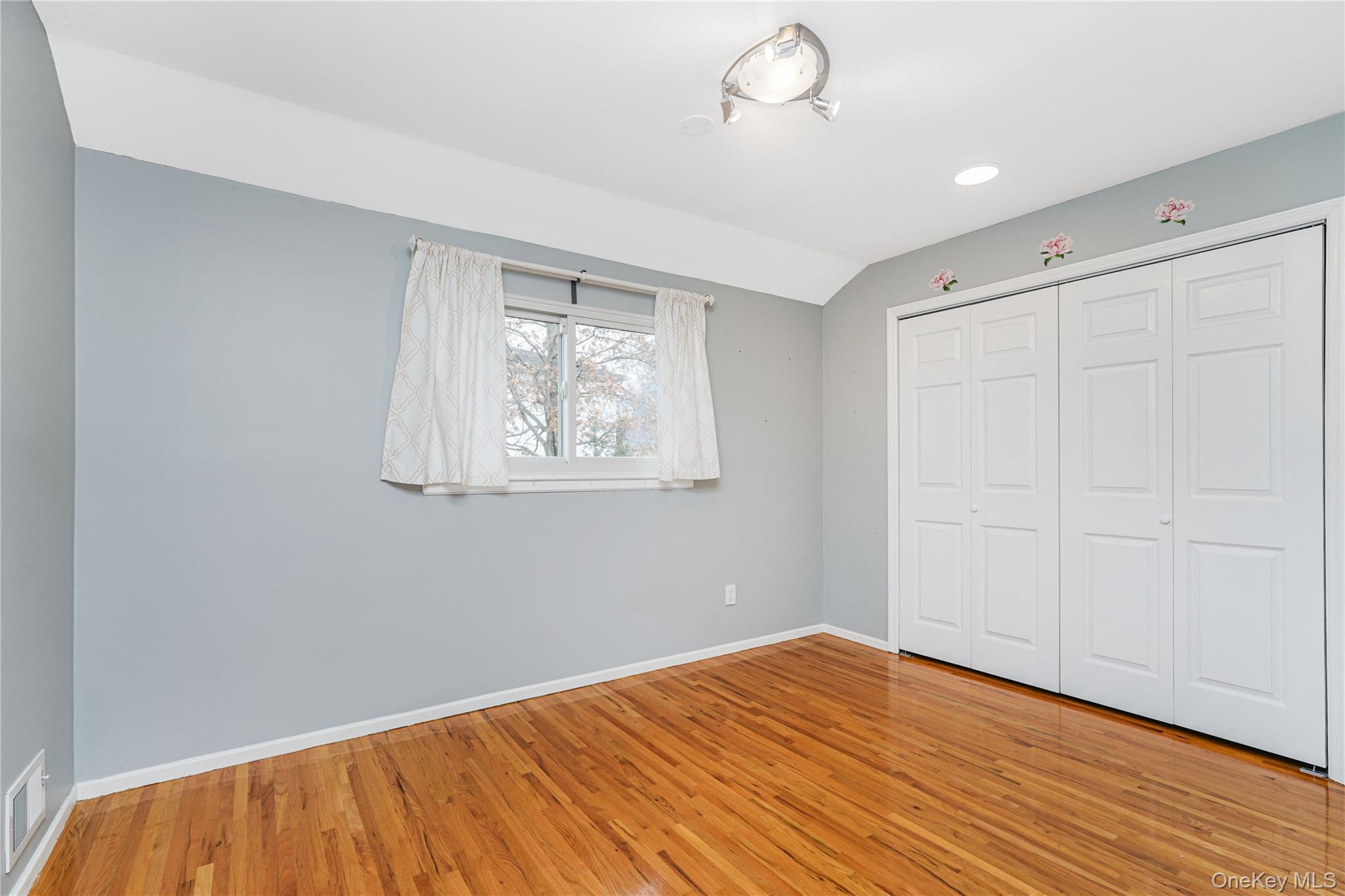 Single Family Elmbank Staten Island, NY 10312, MLS-940487-20