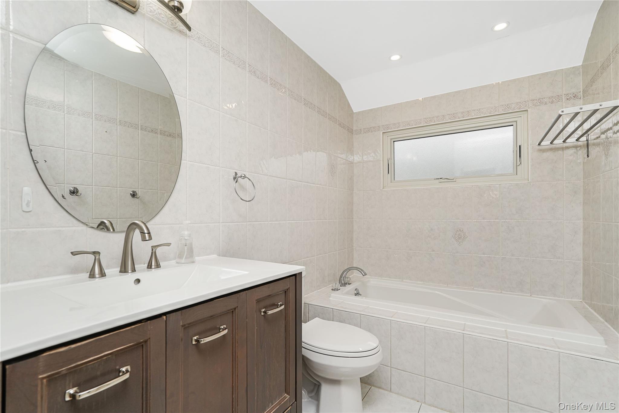 Single Family Elmbank Staten Island, NY 10312, MLS-940487-22