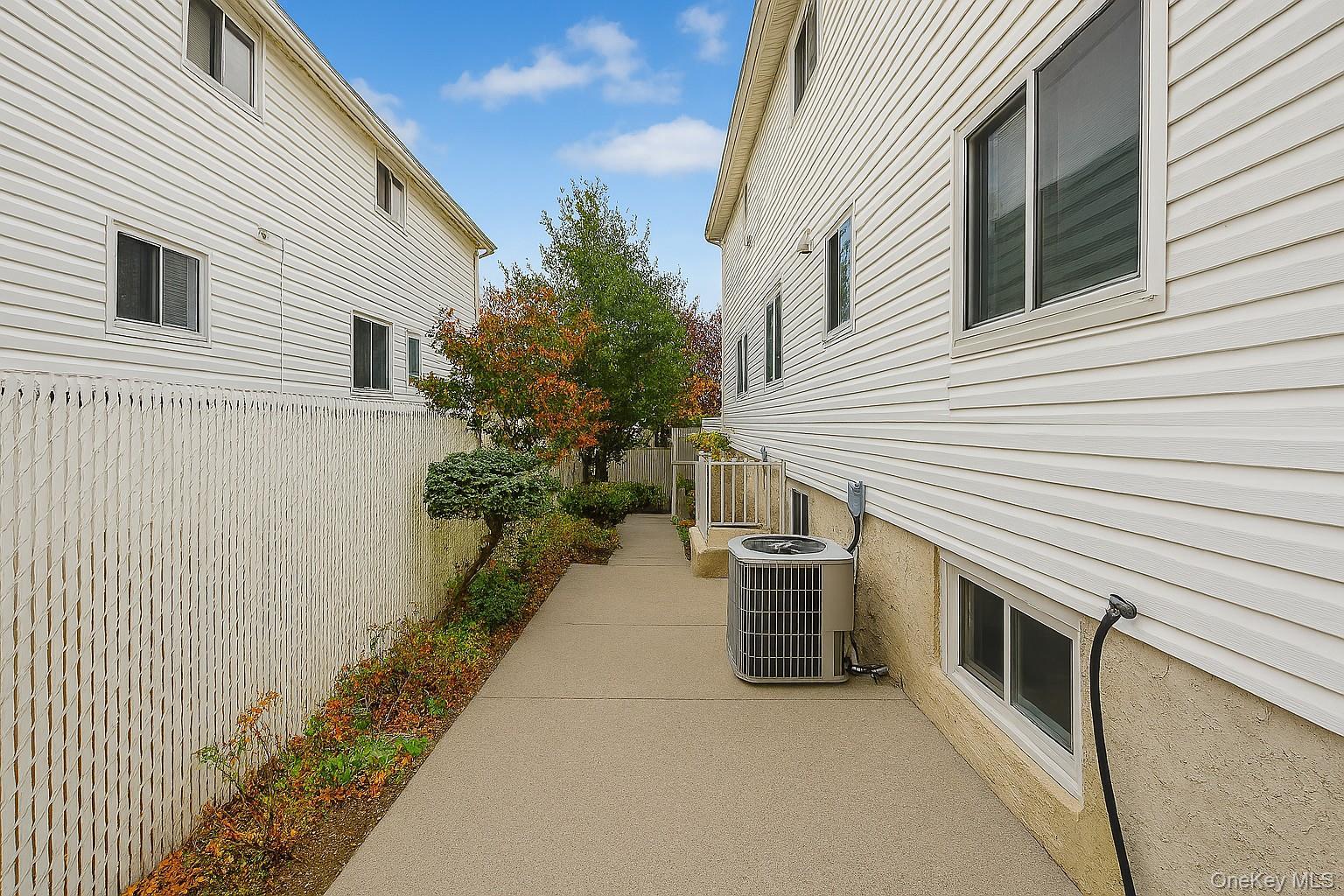 Single Family Elmbank  Staten Island, NY 10312, MLS-940487-31