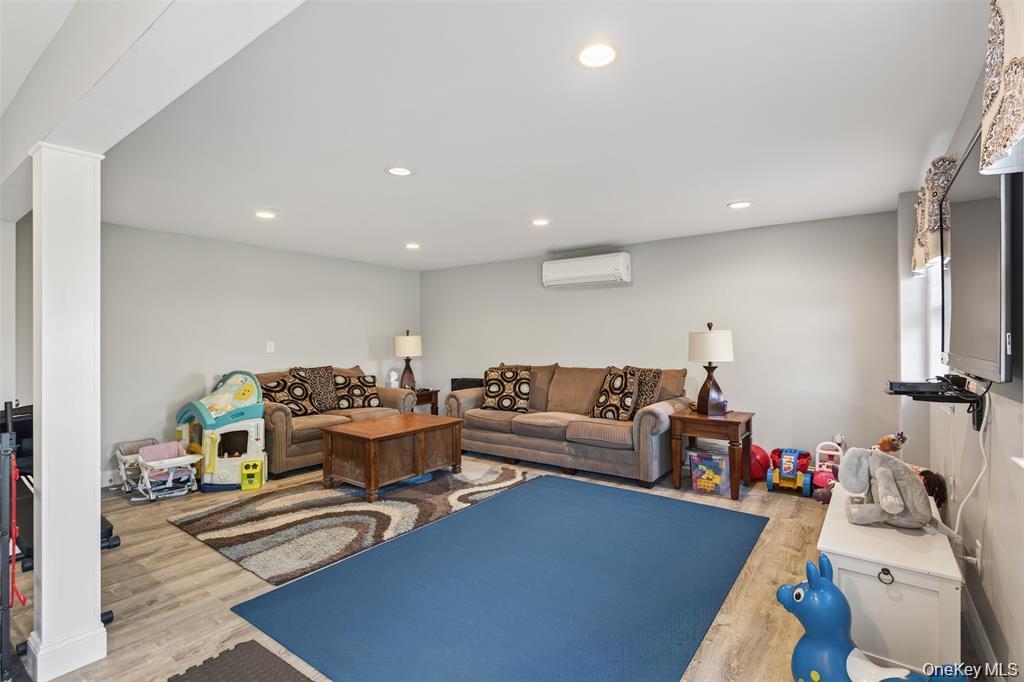 Single Family Harcourt Cosman Orange County, NY 12550, MLS-940536-26