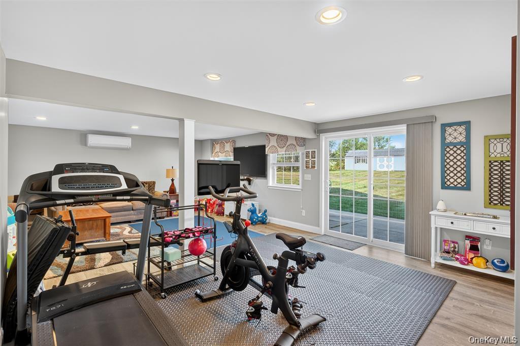 Single Family Harcourt Cosman Orange County, NY 12550, MLS-940536-27