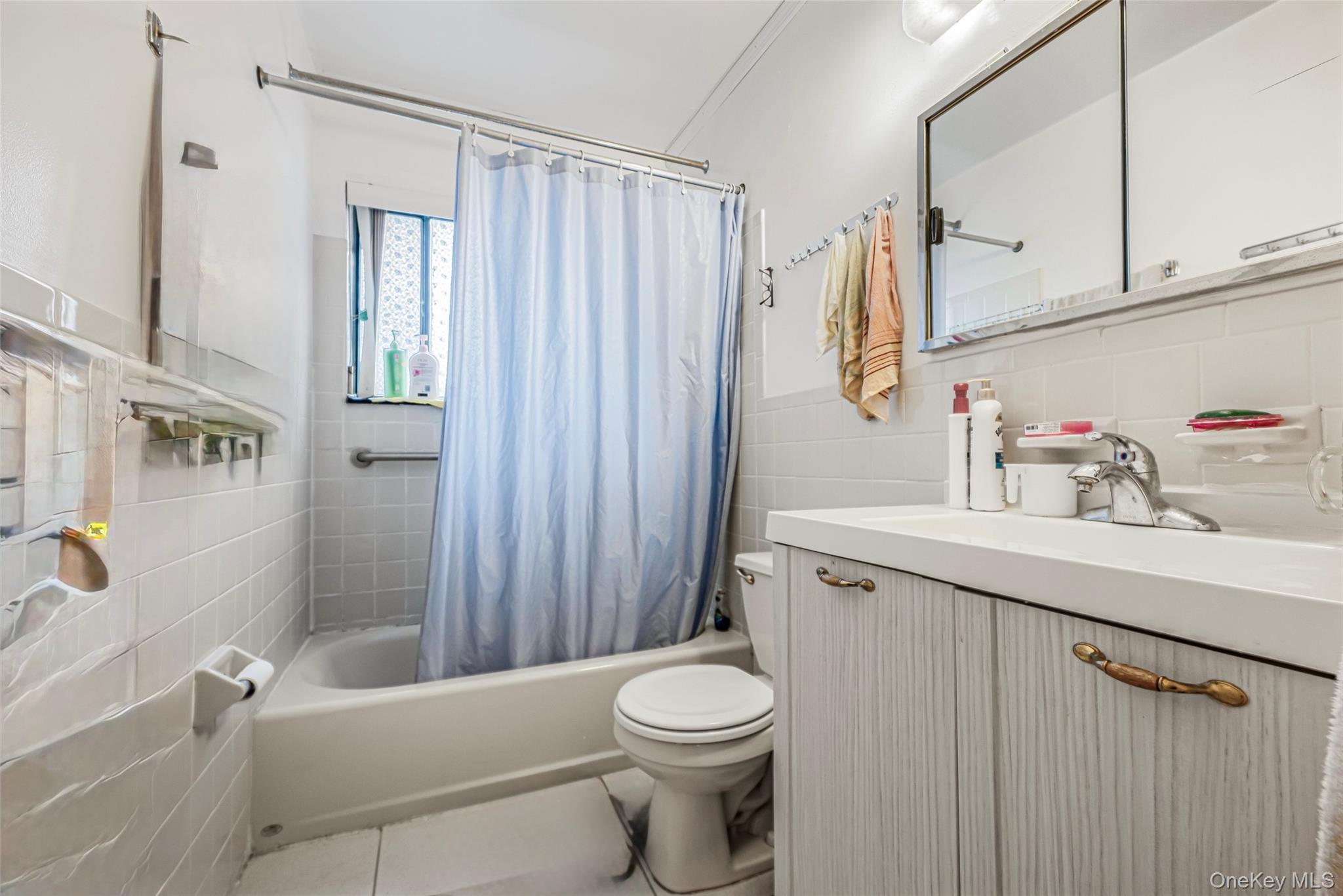 Condo Calamus  Queens, NY 11373, MLS-940539-11