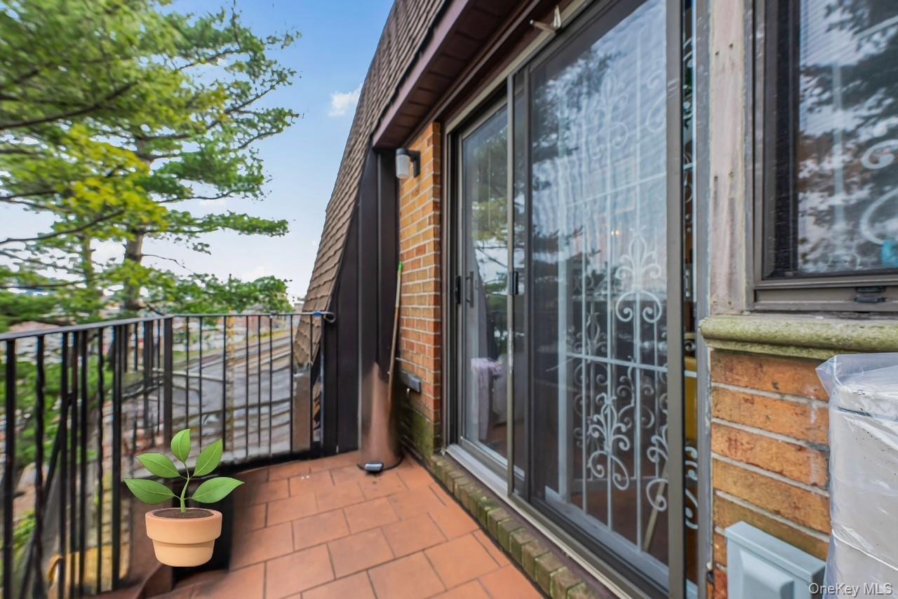 Condo Calamus  Queens, NY 11373, MLS-940539-20