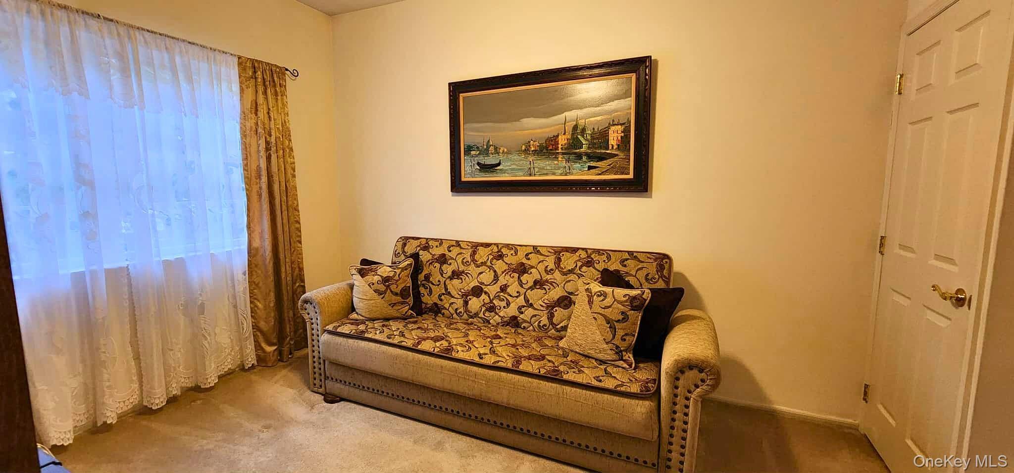 Condo Narragansett Villas  Suffolk County, NY 11757, MLS-940576-19