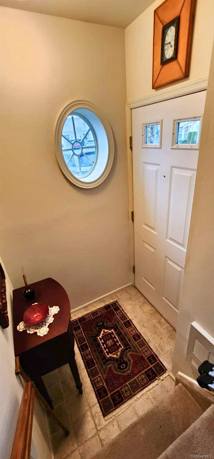 Condo Narragansett Villas  Suffolk County, NY 11757, MLS-940576-21