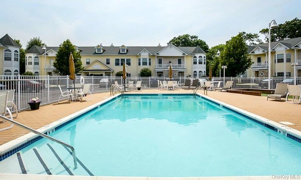 Condo Narragansett Villas  Suffolk County, NY 11757, MLS-940576-27