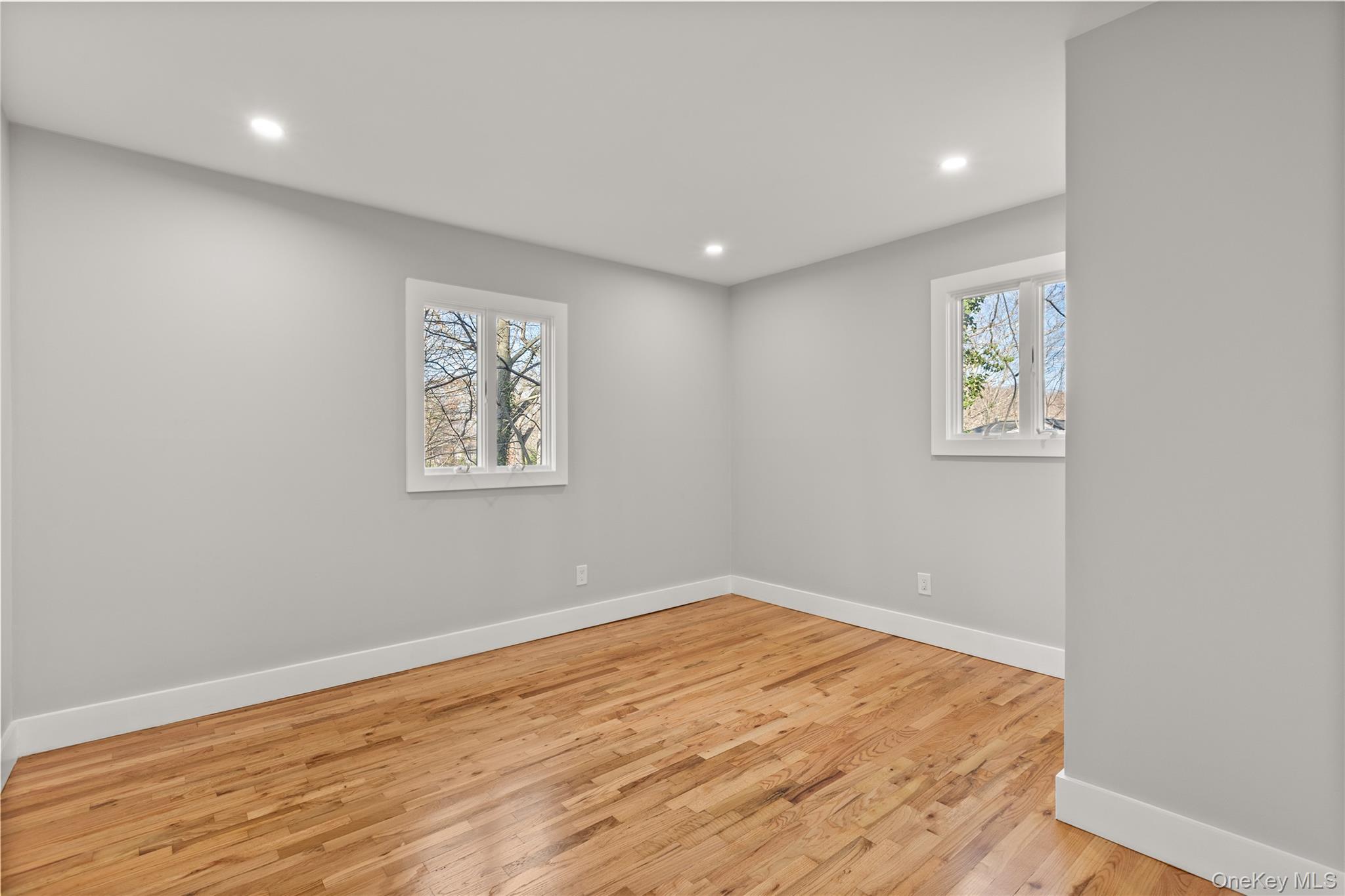 Single Family Crooked Hill Suffolk County, NY 11743, MLS-940602-11