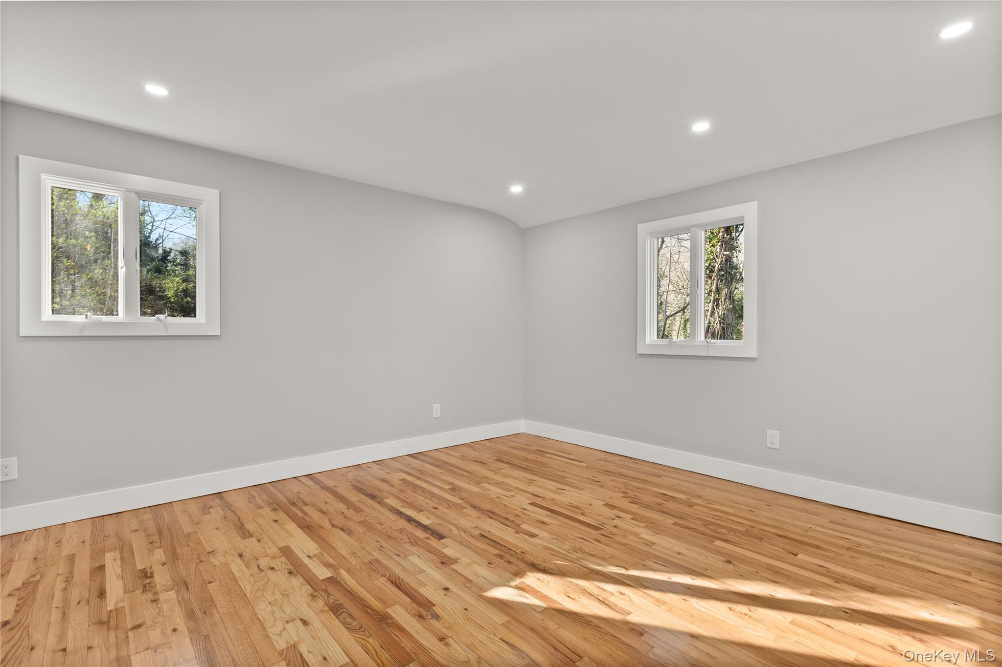 Single Family Crooked Hill Suffolk County, NY 11743, MLS-940602-12