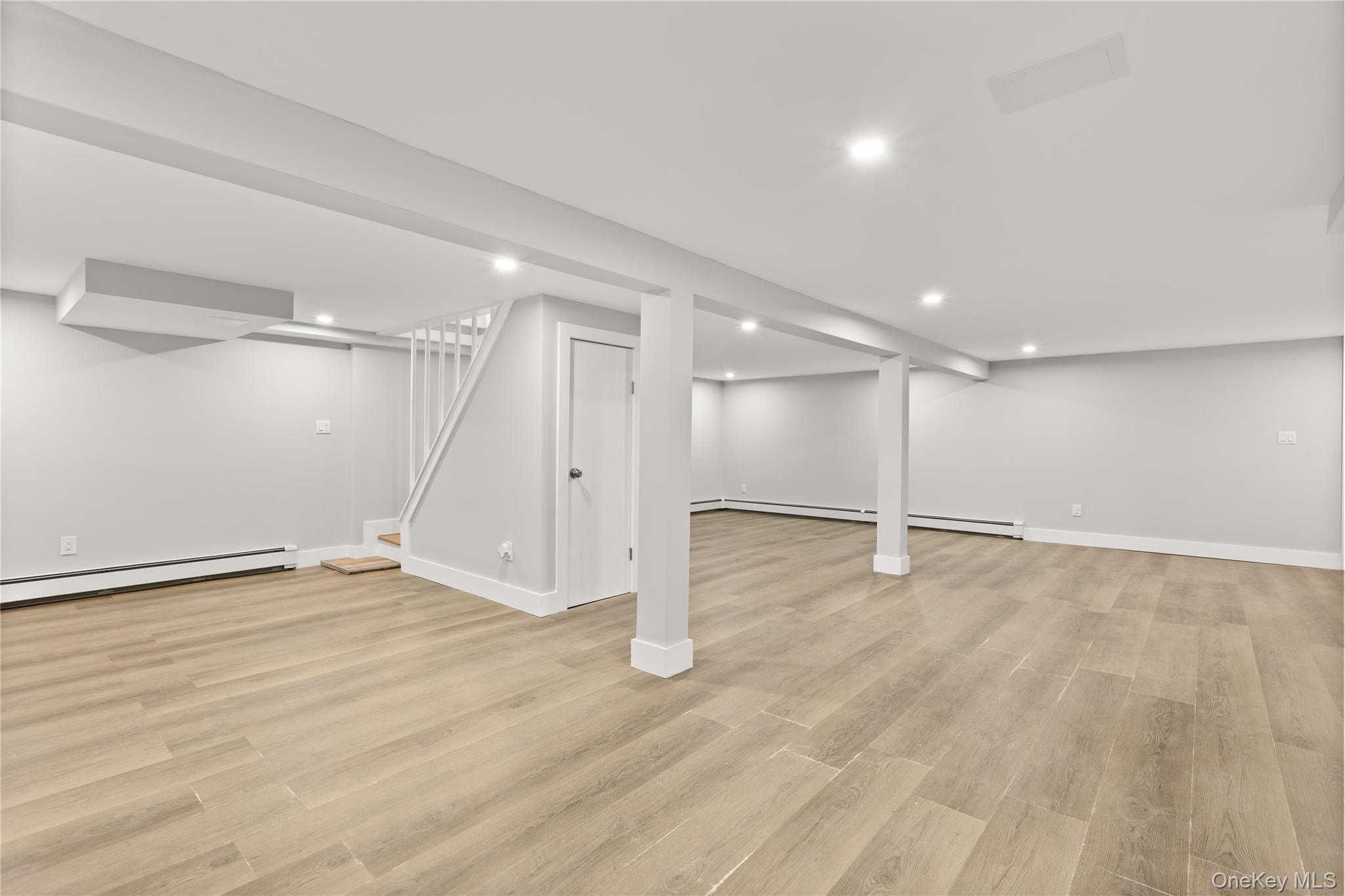 Single Family Crooked Hill Suffolk County, NY 11743, MLS-940602-16