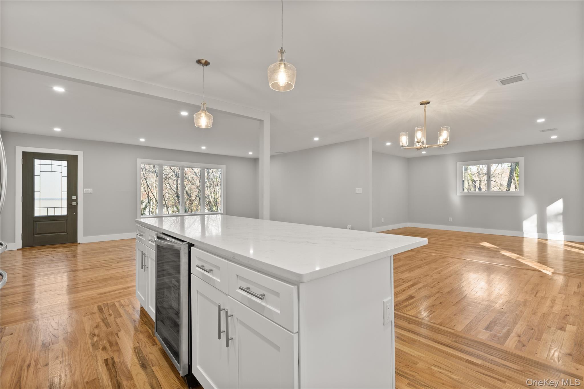 Single Family Crooked Hill Suffolk County, NY 11743, MLS-940602-3