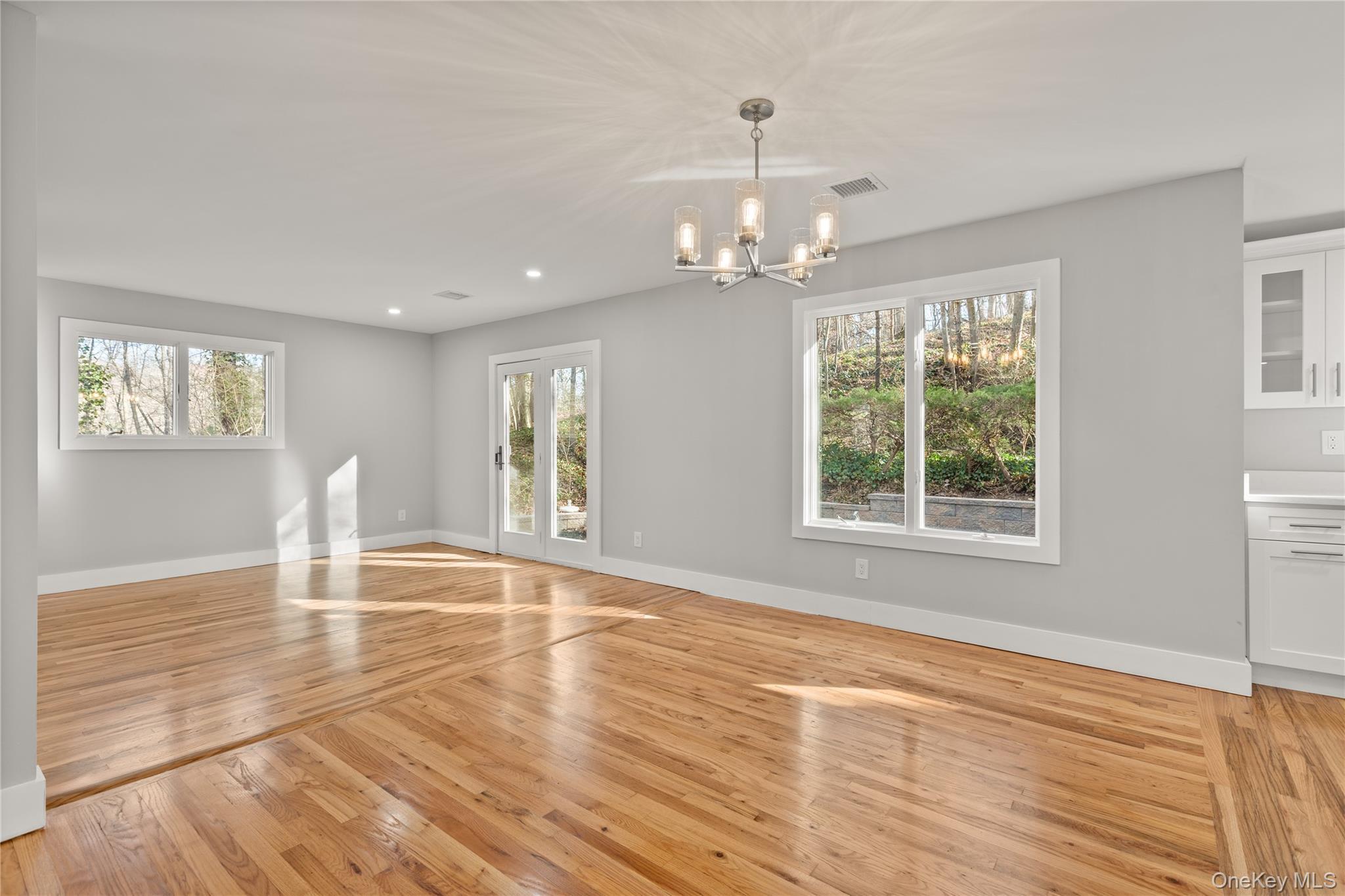 Single Family Crooked Hill Suffolk County, NY 11743, MLS-940602-6