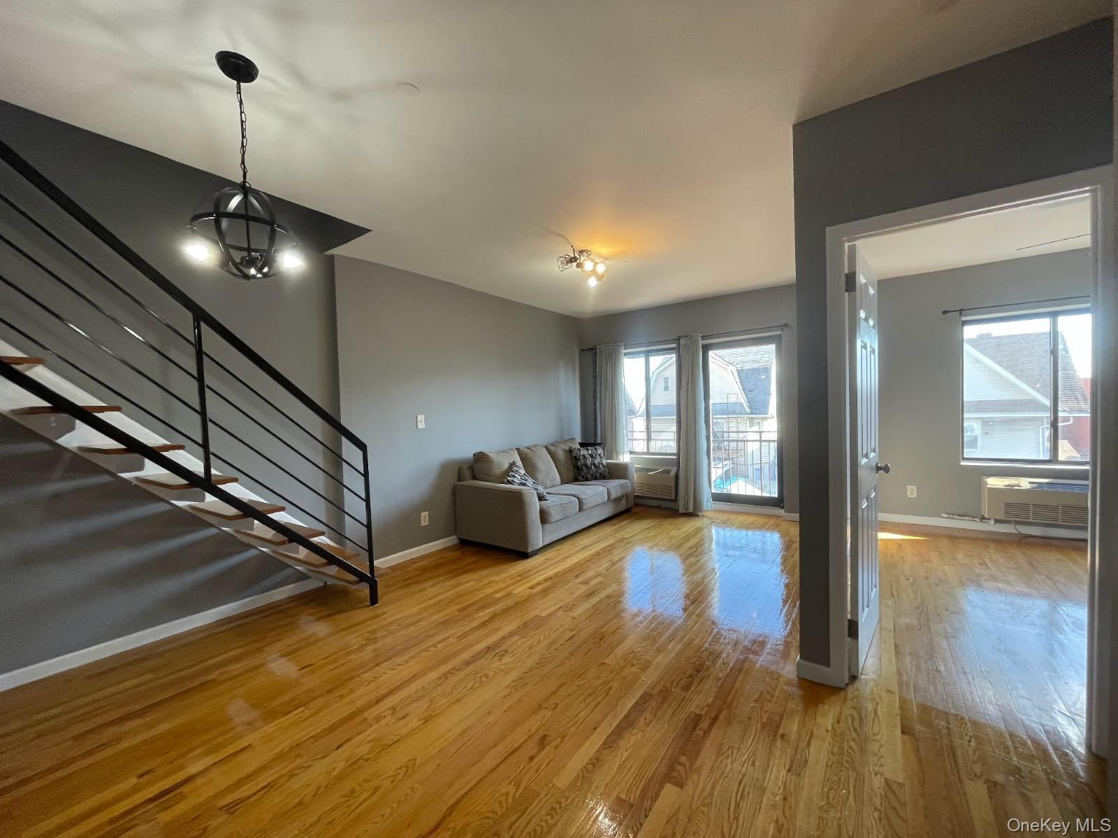 Condo 89th  Queens, NY 11432, MLS-940633-5