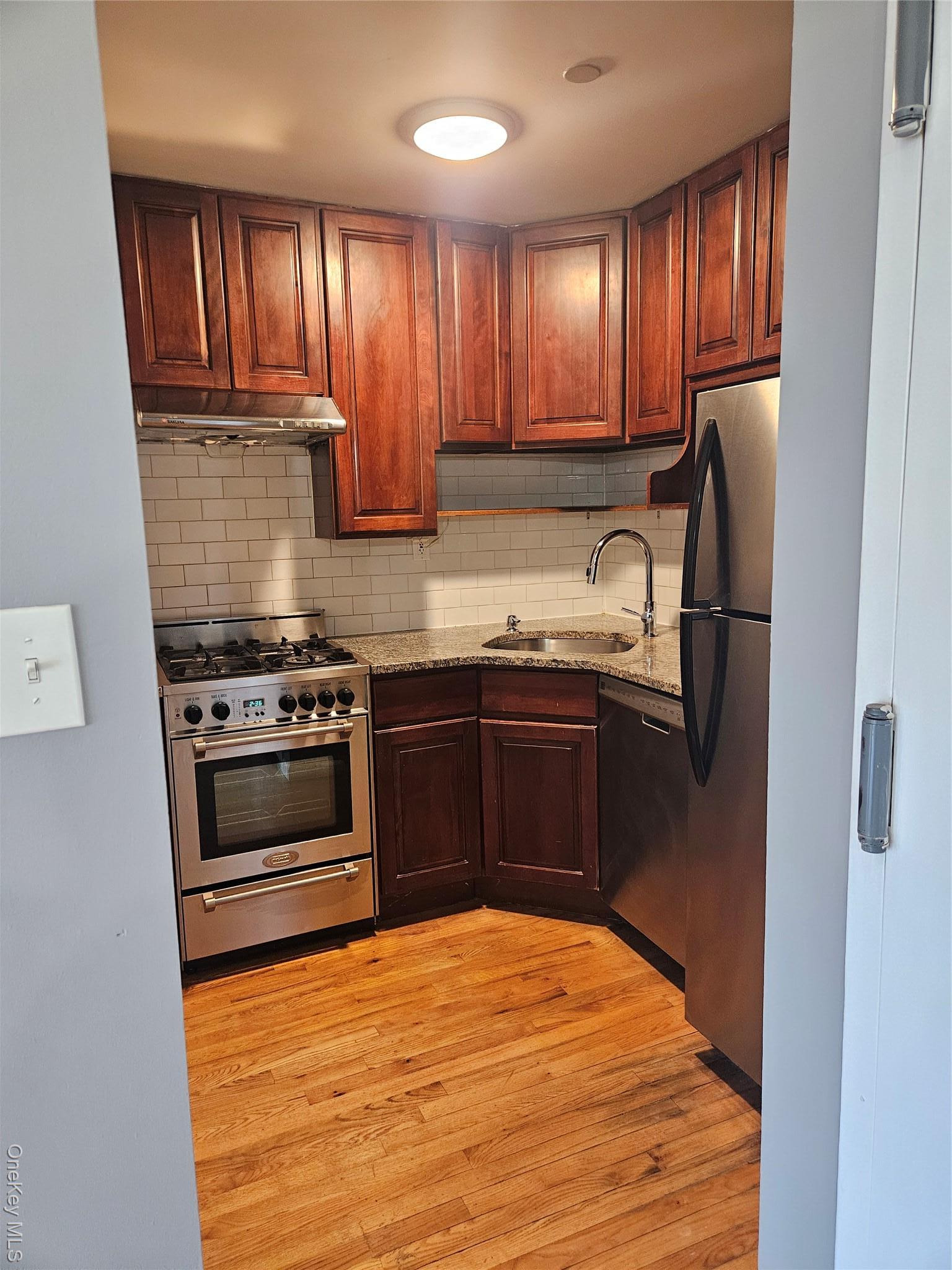 Condo 89th  Queens, NY 11432, MLS-940633-8