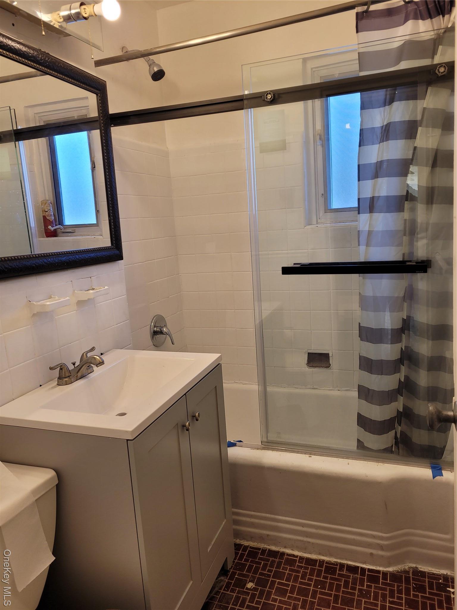 Single Family 141st  Queens, NY 11413, MLS-940639-19