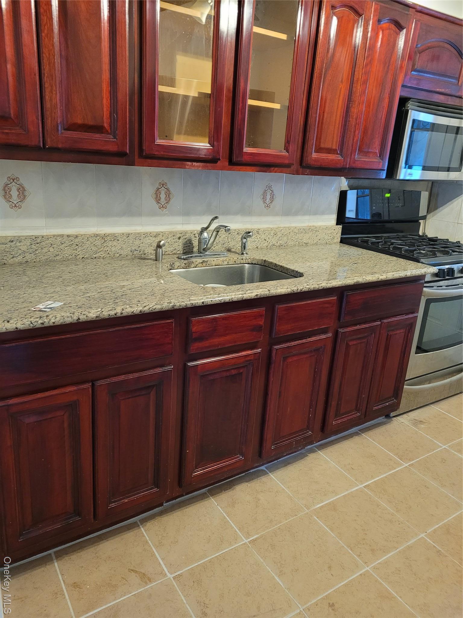 Single Family 141st  Queens, NY 11413, MLS-940639-3