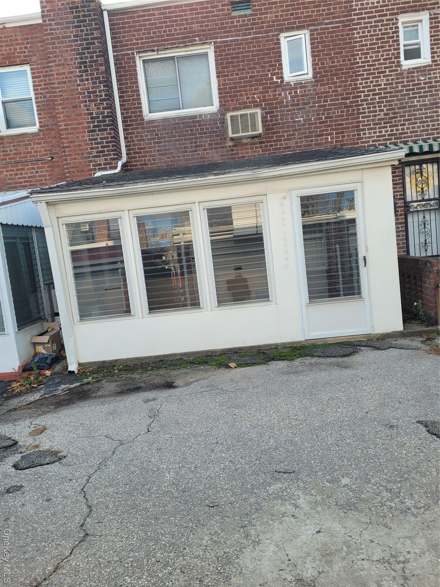 Single Family 141st  Queens, NY 11413, MLS-940639-35