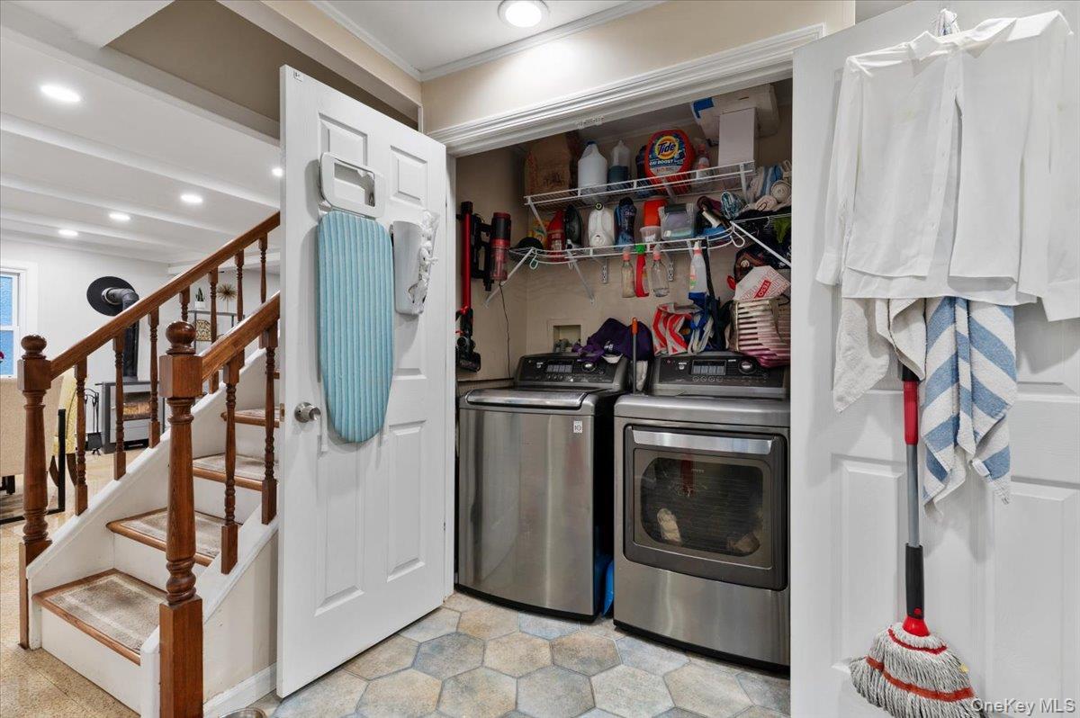 Single Family Mason  Nassau County, NY 11590, MLS-940647-12