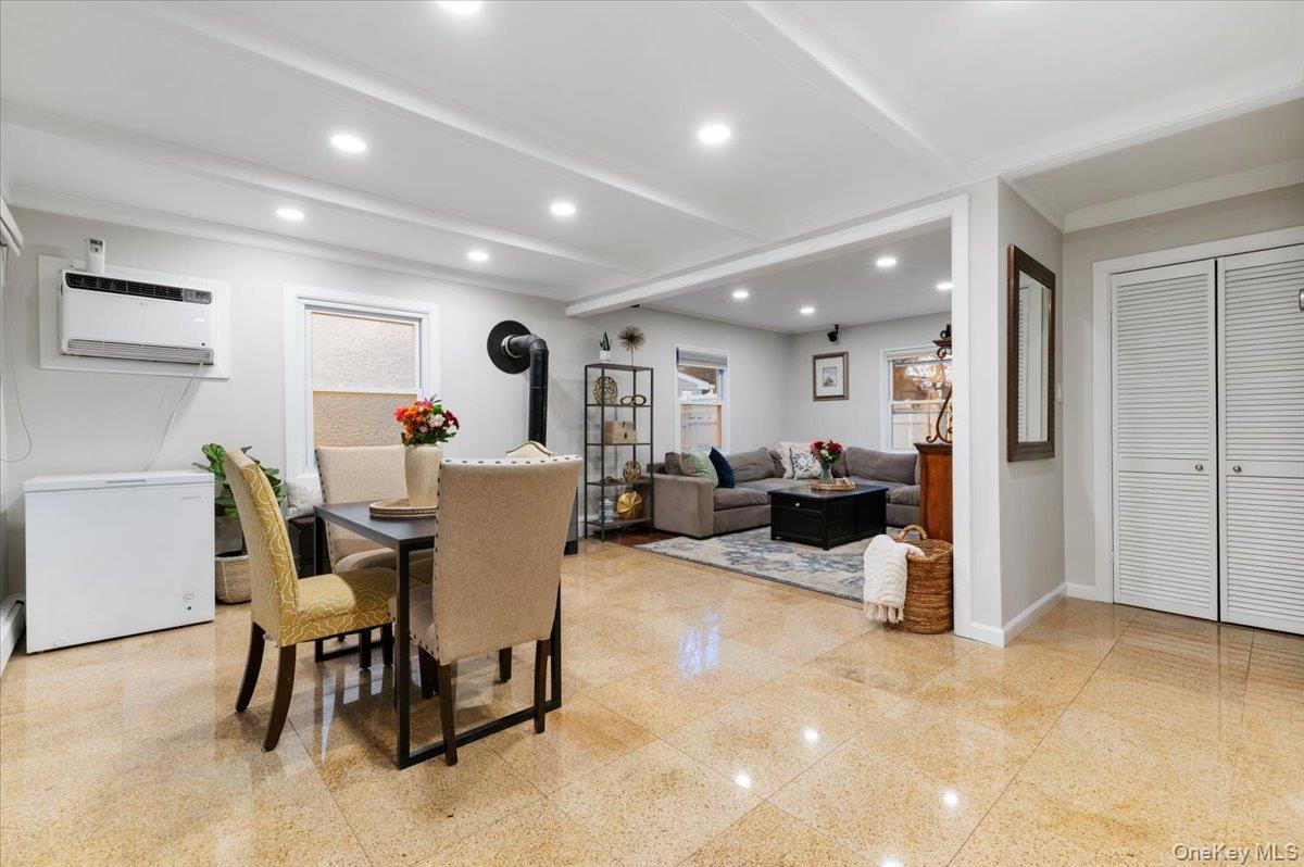 Single Family Mason  Nassau County, NY 11590, MLS-940647-3