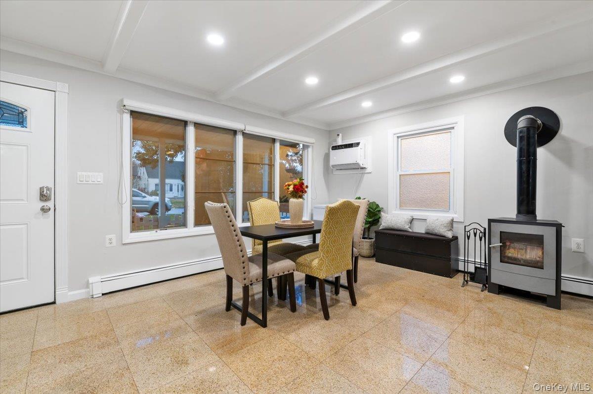 Single Family Mason  Nassau County, NY 11590, MLS-940647-5