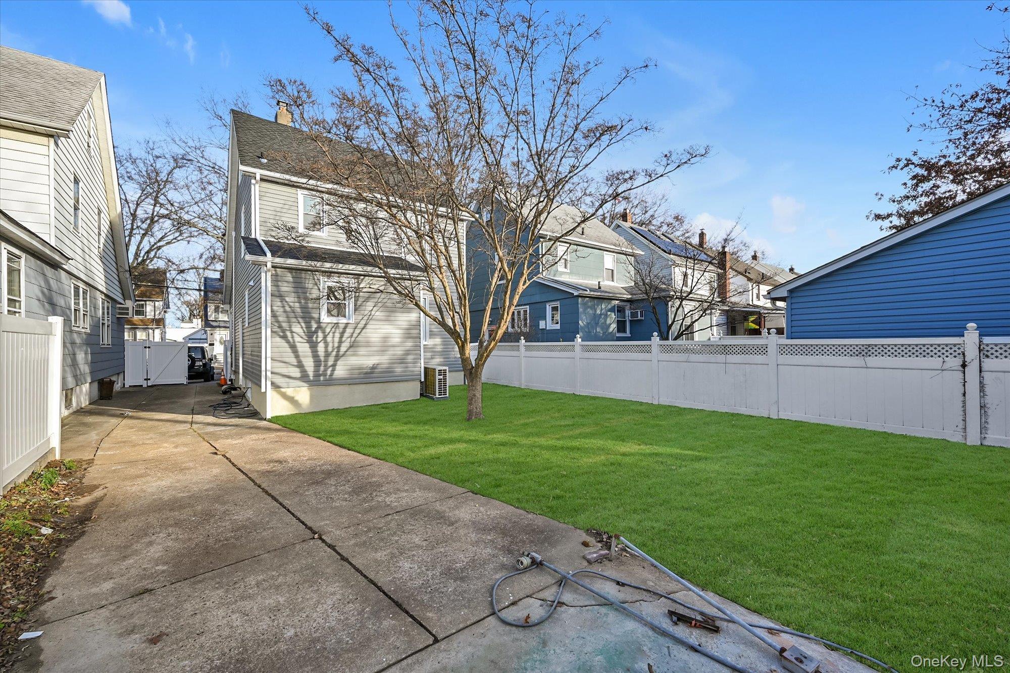 Single Family 233rd Queens, NY 11427, MLS-940657-23