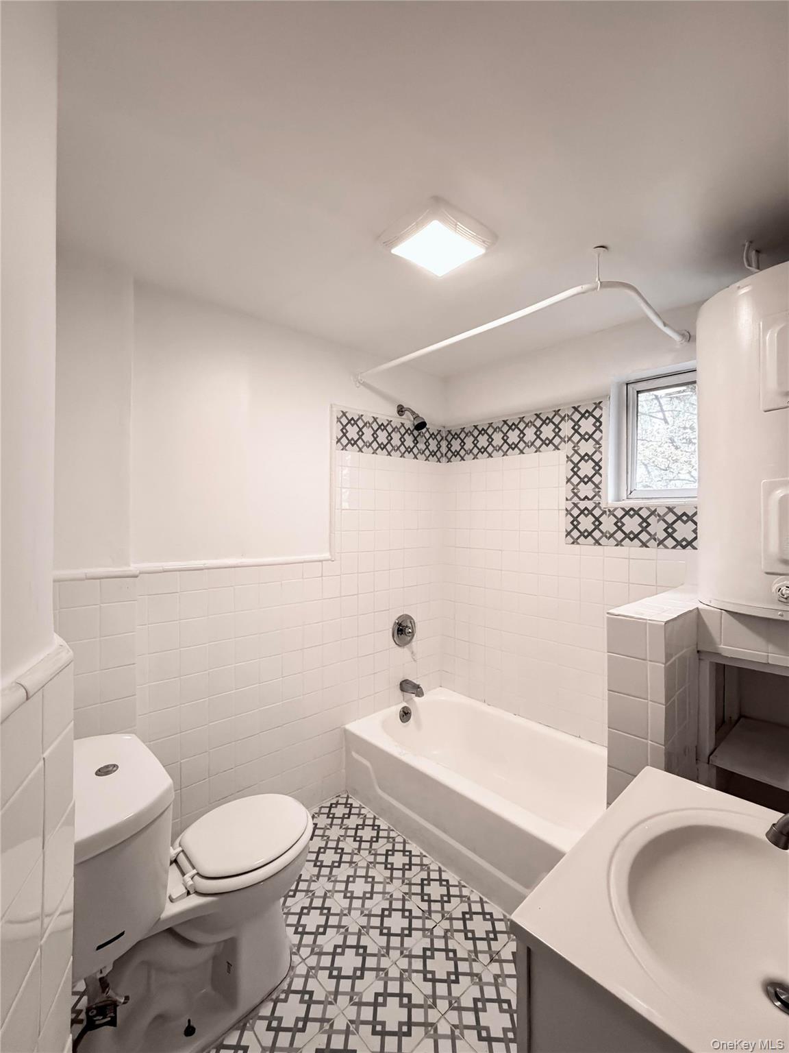 Single Family Grand Orange County, NY 12550, MLS-940659-9