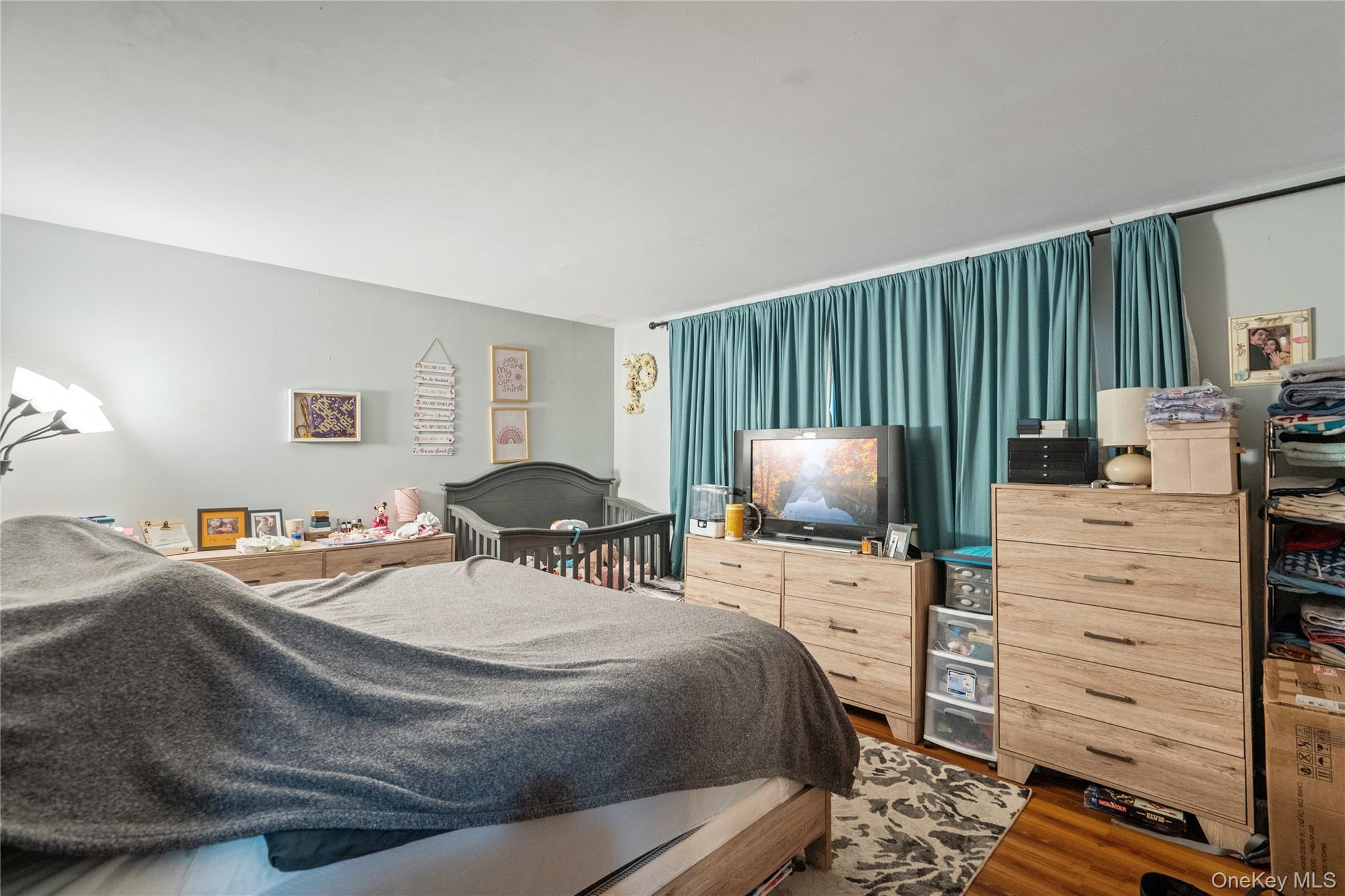 Single Family Lincoln Nassau County, NY 11010, MLS-940661-13