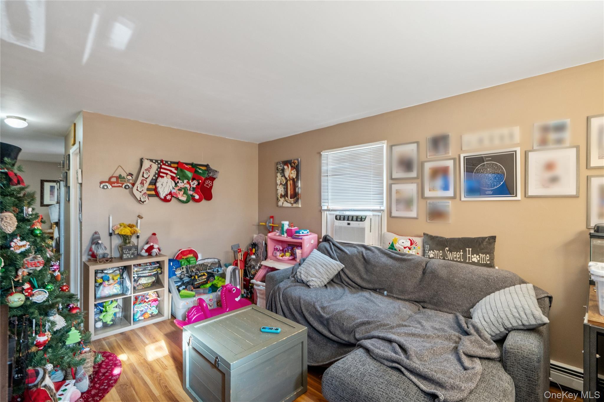 Single Family Lincoln Nassau County, NY 11010, MLS-940661-17