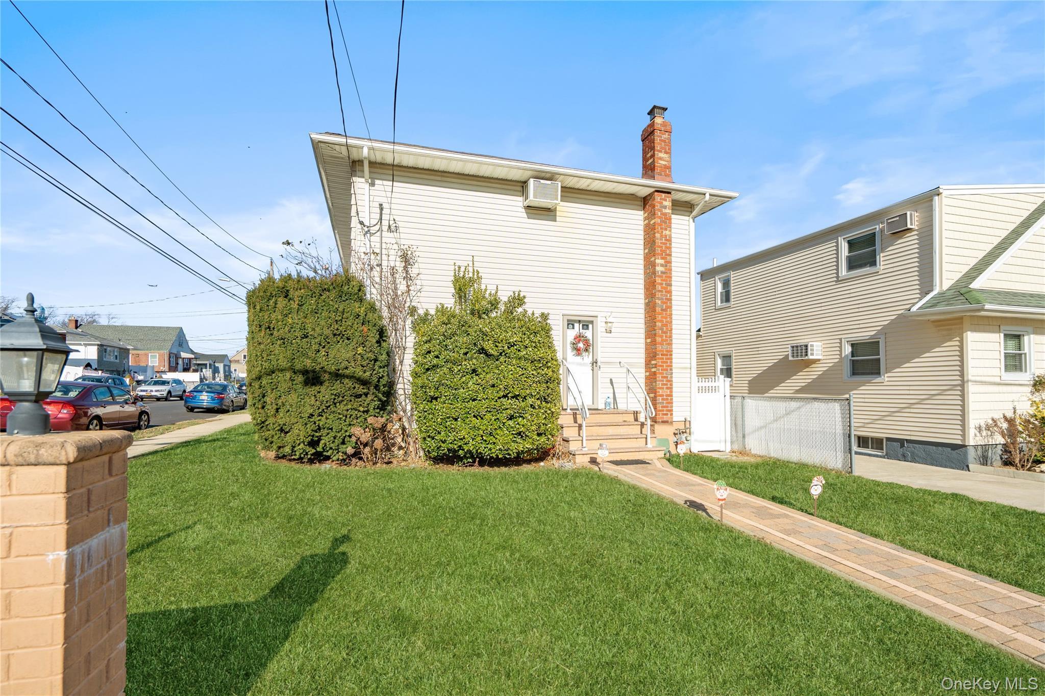 Single Family Lincoln  Nassau County, NY 11010, MLS-940661-25