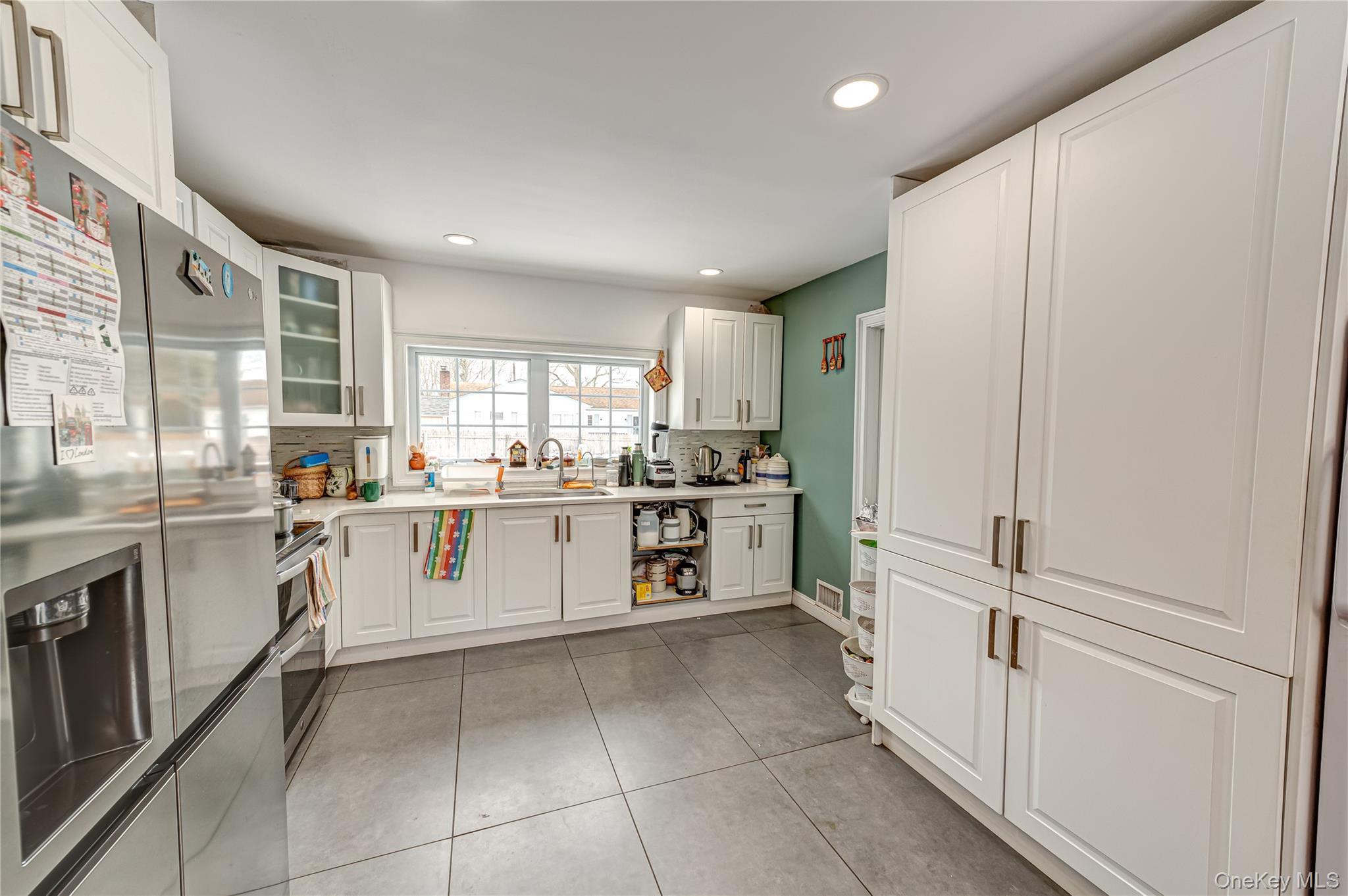 Single Family Bayview  Suffolk County, NY 11772, MLS-940691-4