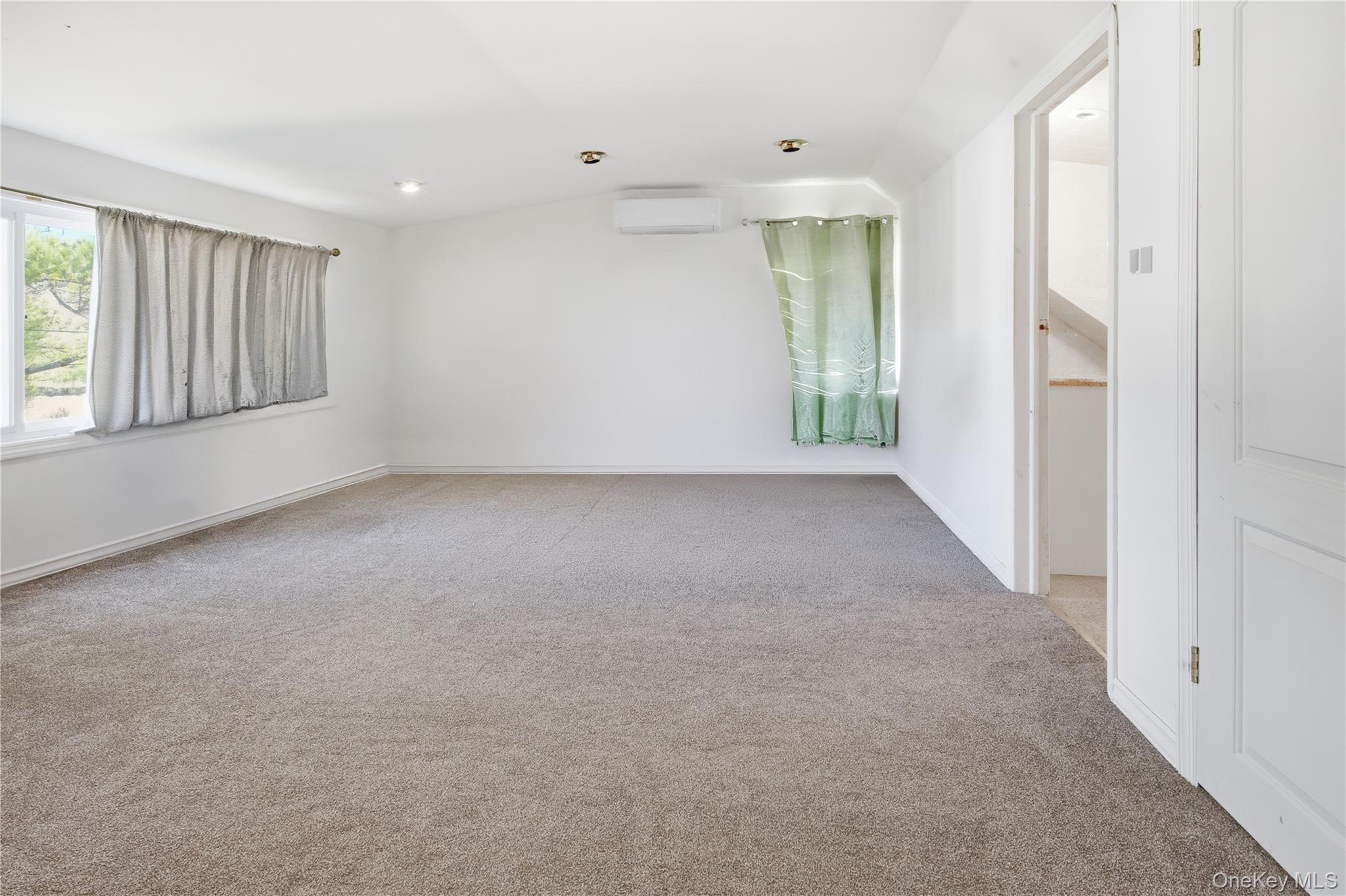 Single Family Southern Nassau County, NY 11553, MLS-940710-14