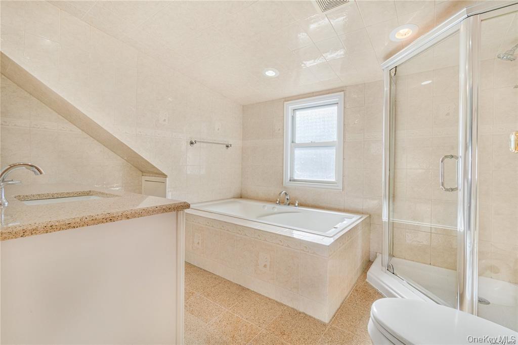 Single Family Southern Nassau County, NY 11553, MLS-940710-15