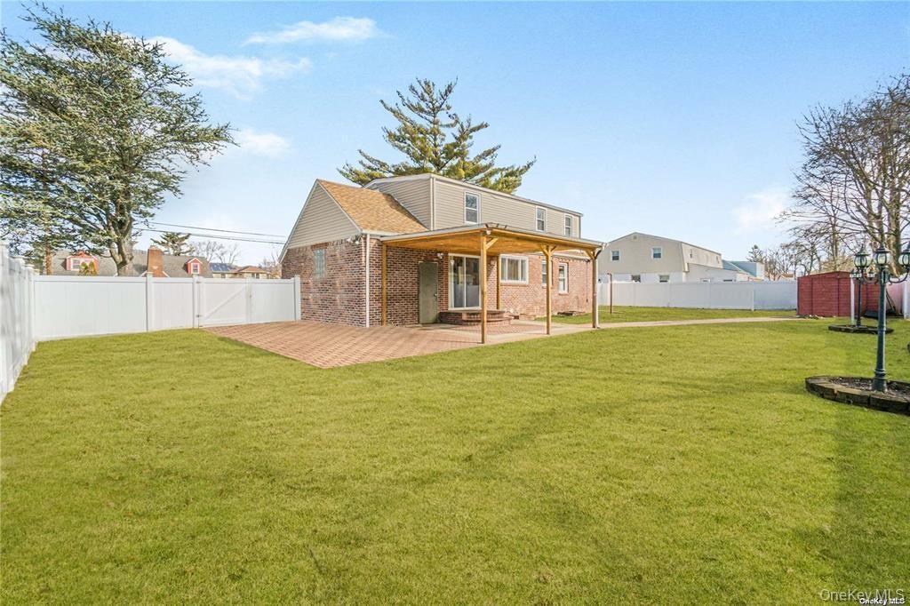 Single Family Southern Nassau County, NY 11553, MLS-940710-23