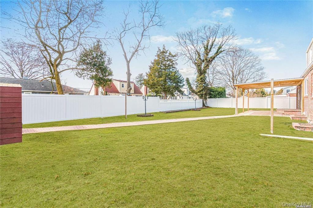 Single Family Southern  Nassau County, NY 11553, MLS-940710-25