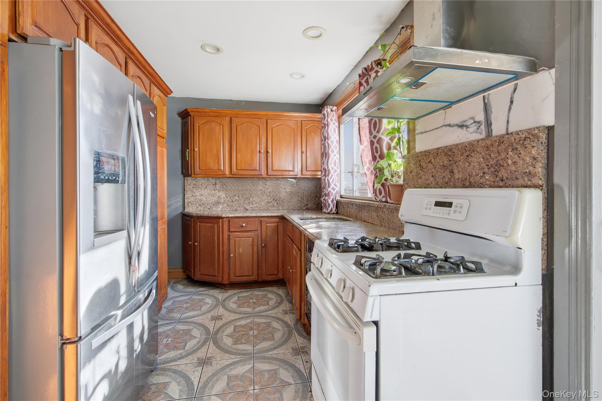 Single Family Southern Nassau County, NY 11553, MLS-940710-8