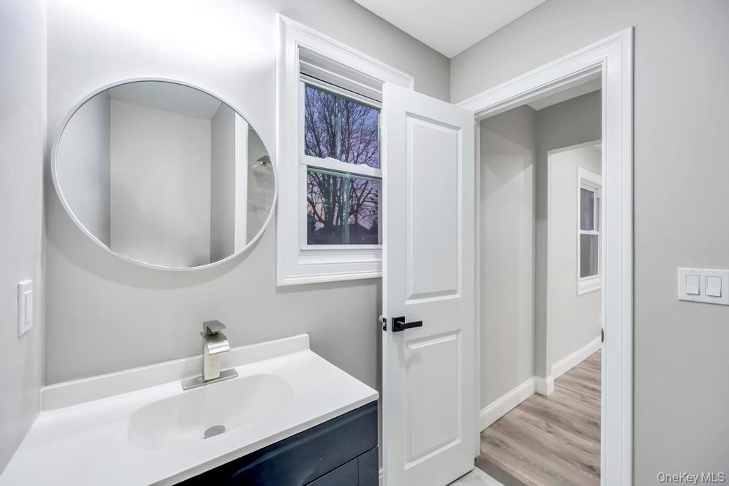 Single Family Ash Suffolk County, NY 11722, MLS-940716-10