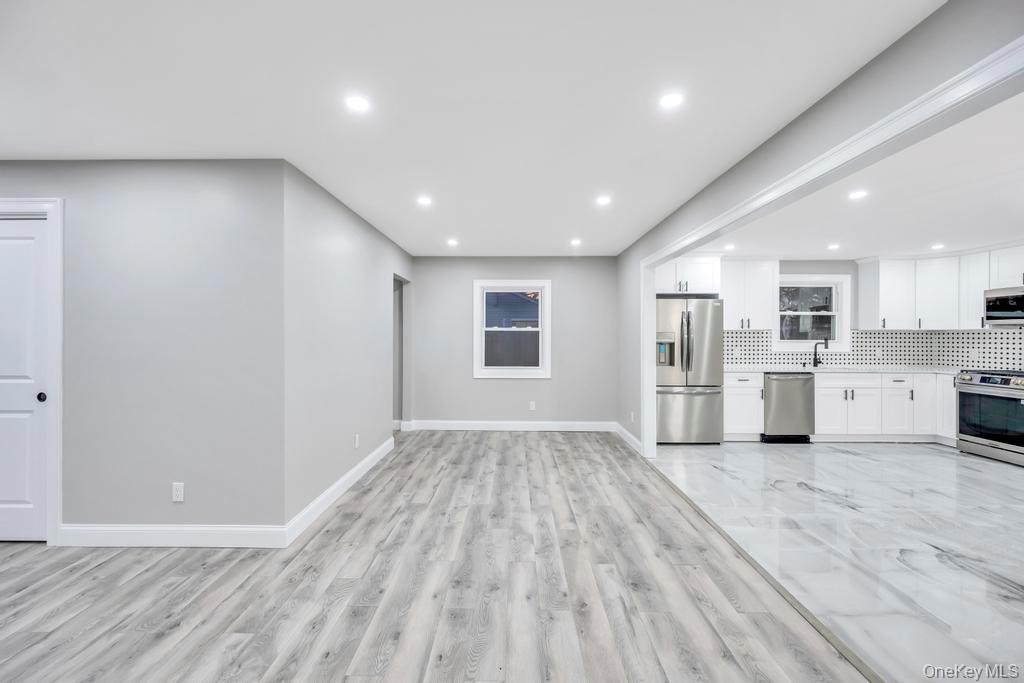 Single Family Ash Suffolk County, NY 11722, MLS-940716-13