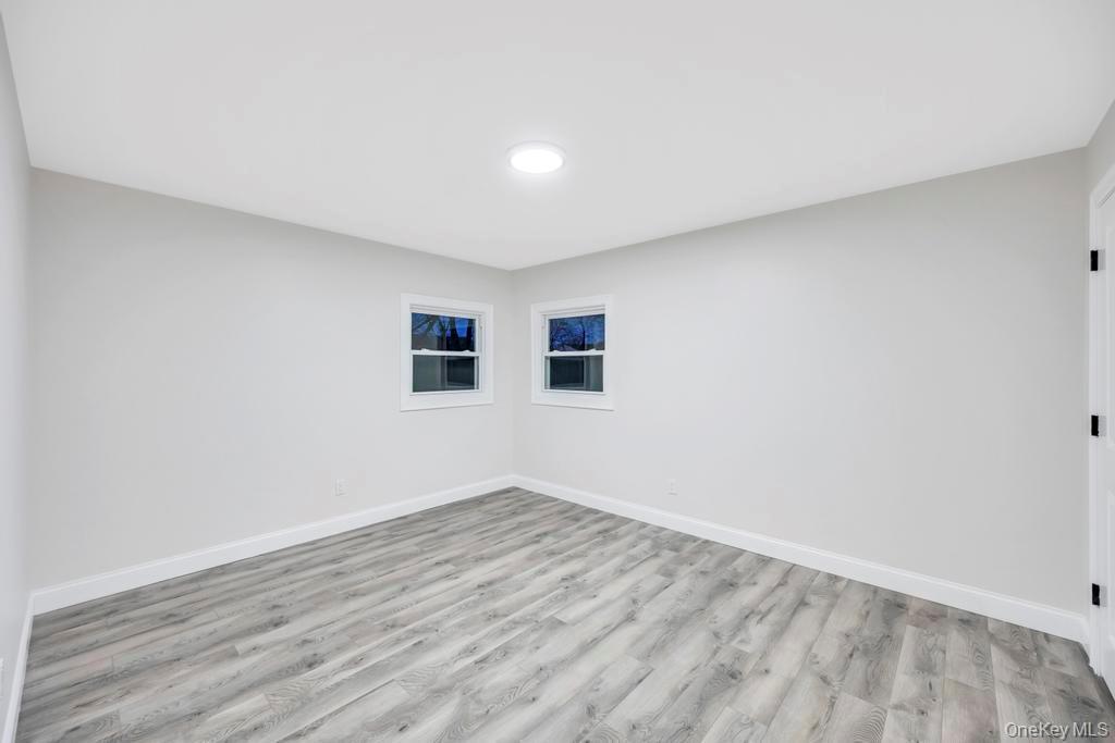 Single Family Ash Suffolk County, NY 11722, MLS-940716-15