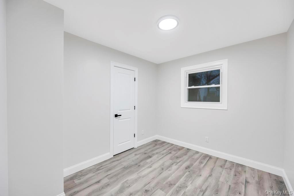 Single Family Ash Suffolk County, NY 11722, MLS-940716-17