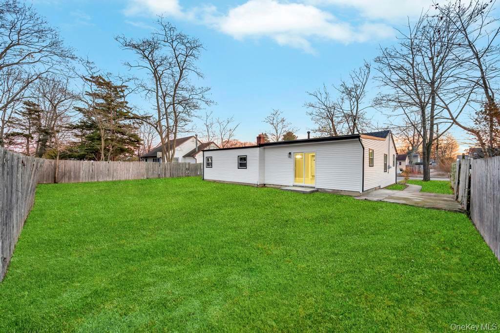 Single Family Ash Suffolk County, NY 11722, MLS-940716-22