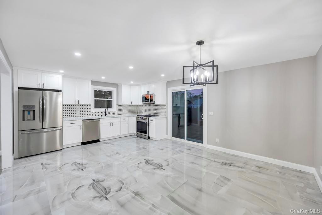 Single Family Ash Suffolk County, NY 11722, MLS-940716-3