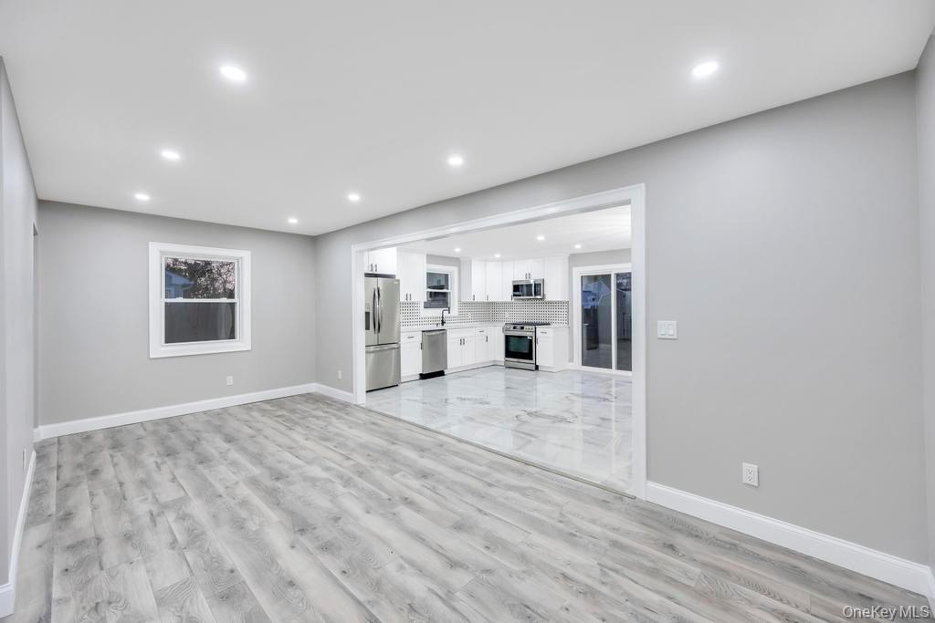 Single Family Ash Suffolk County, NY 11722, MLS-940716-6