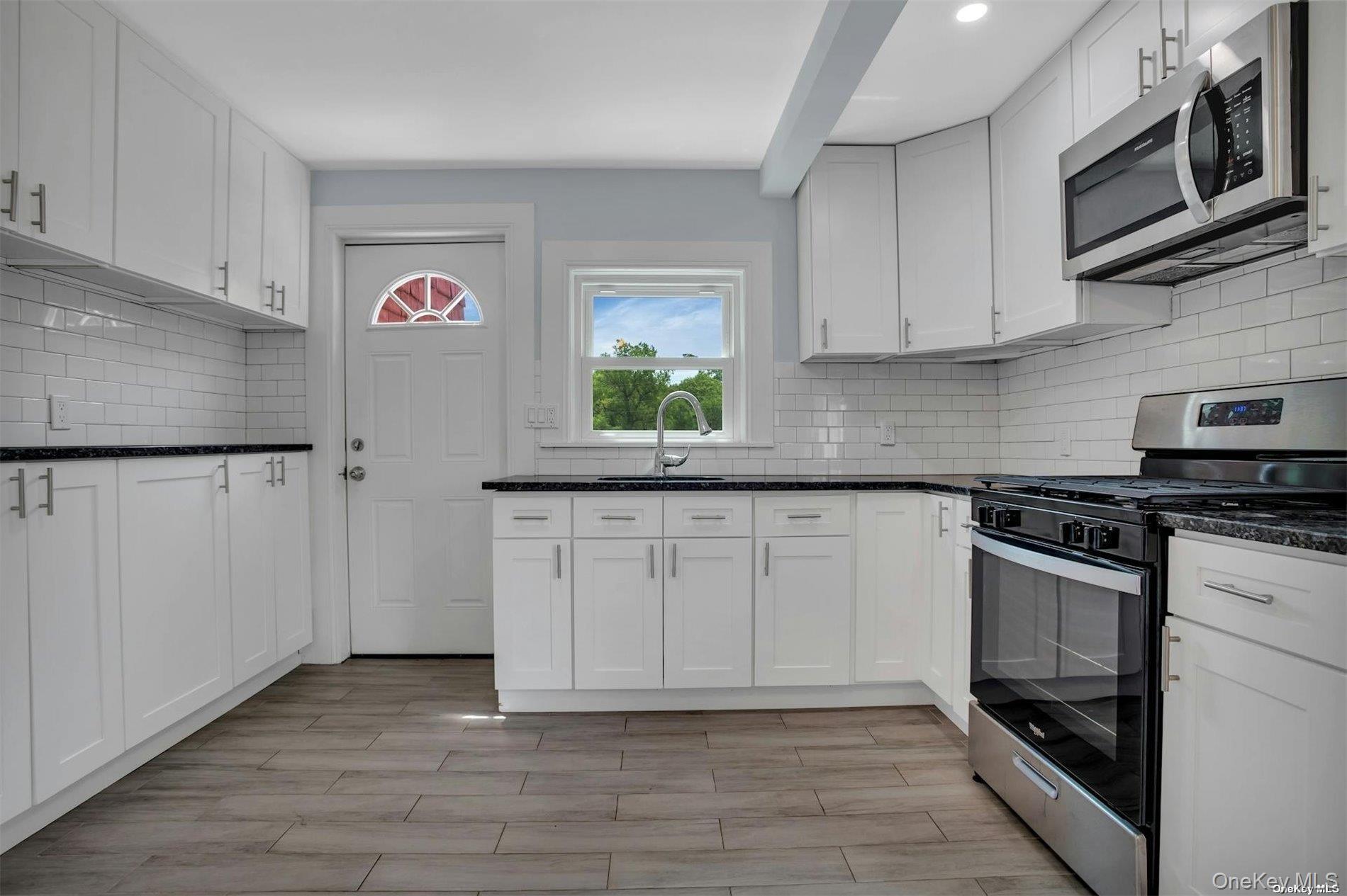 Single Family Maple  Nassau County, NY 11547, MLS-940726-6