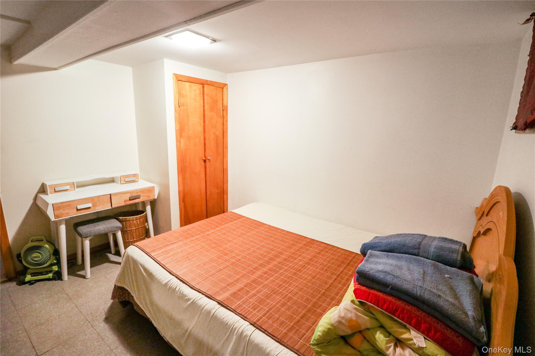 Single Family 48th Queens, NY 11364, MLS-940739-14