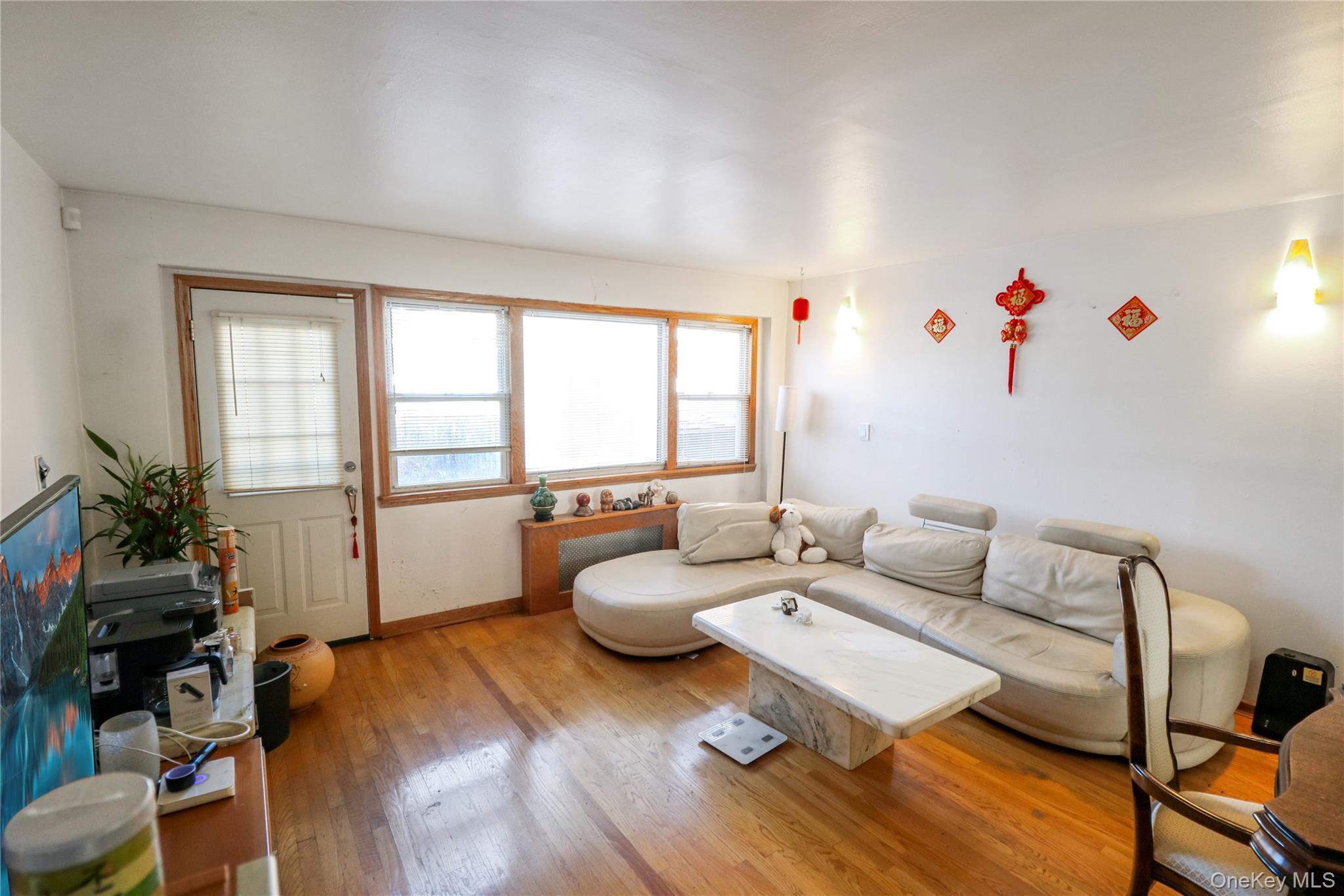 Single Family 48th Queens, NY 11364, MLS-940739-3