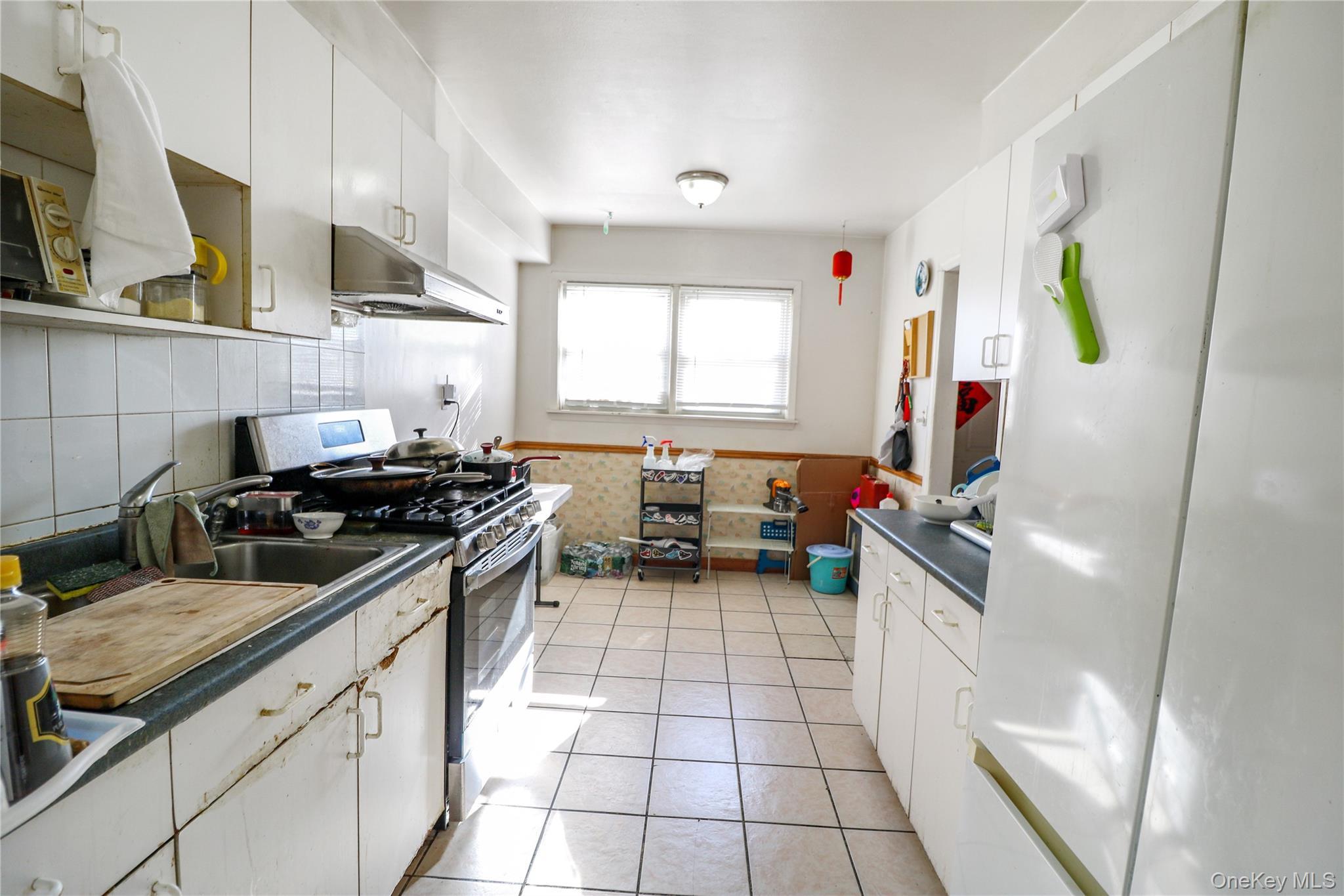 Single Family 48th Queens, NY 11364, MLS-940739-5