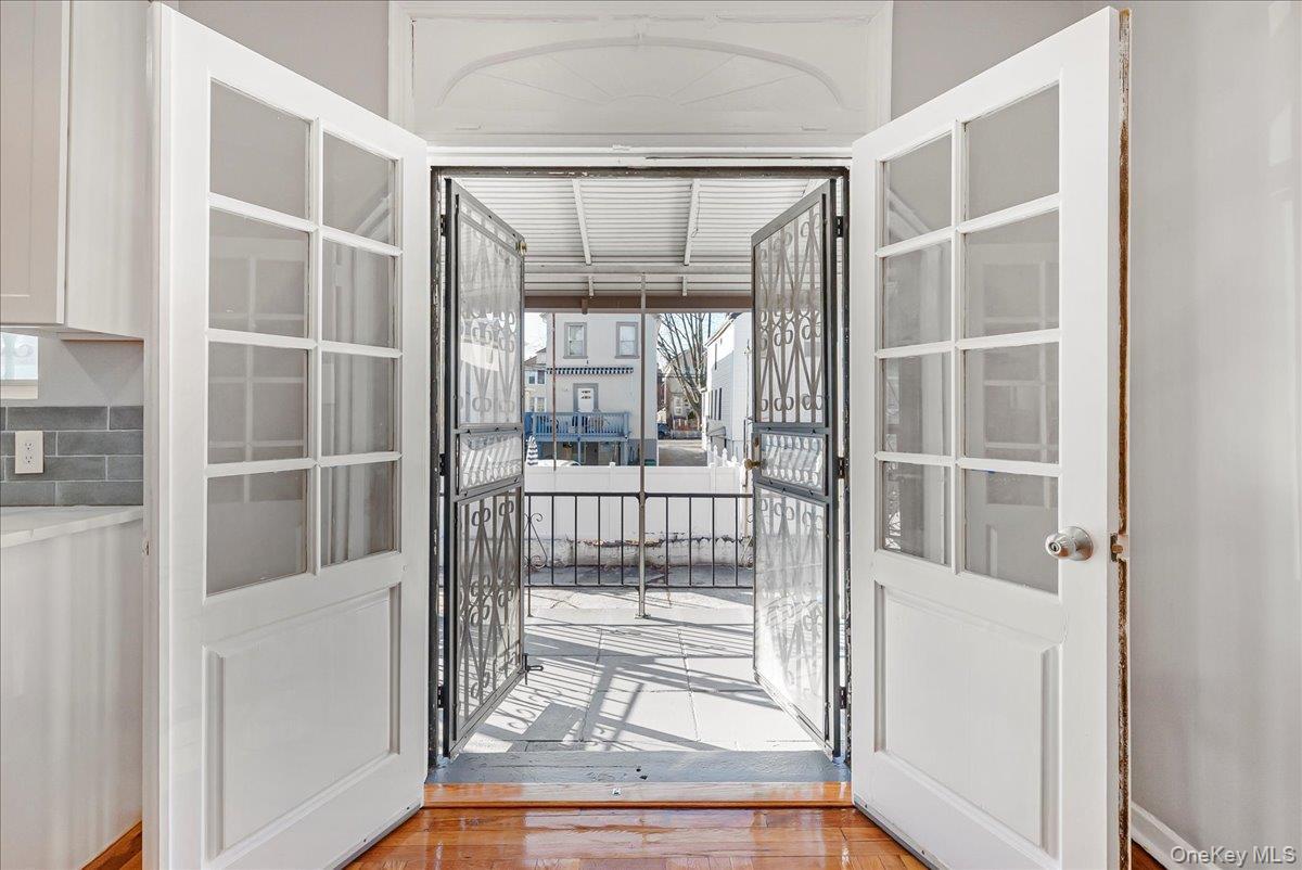 Single Family Edson  Bronx, NY 10466, MLS-940771-20